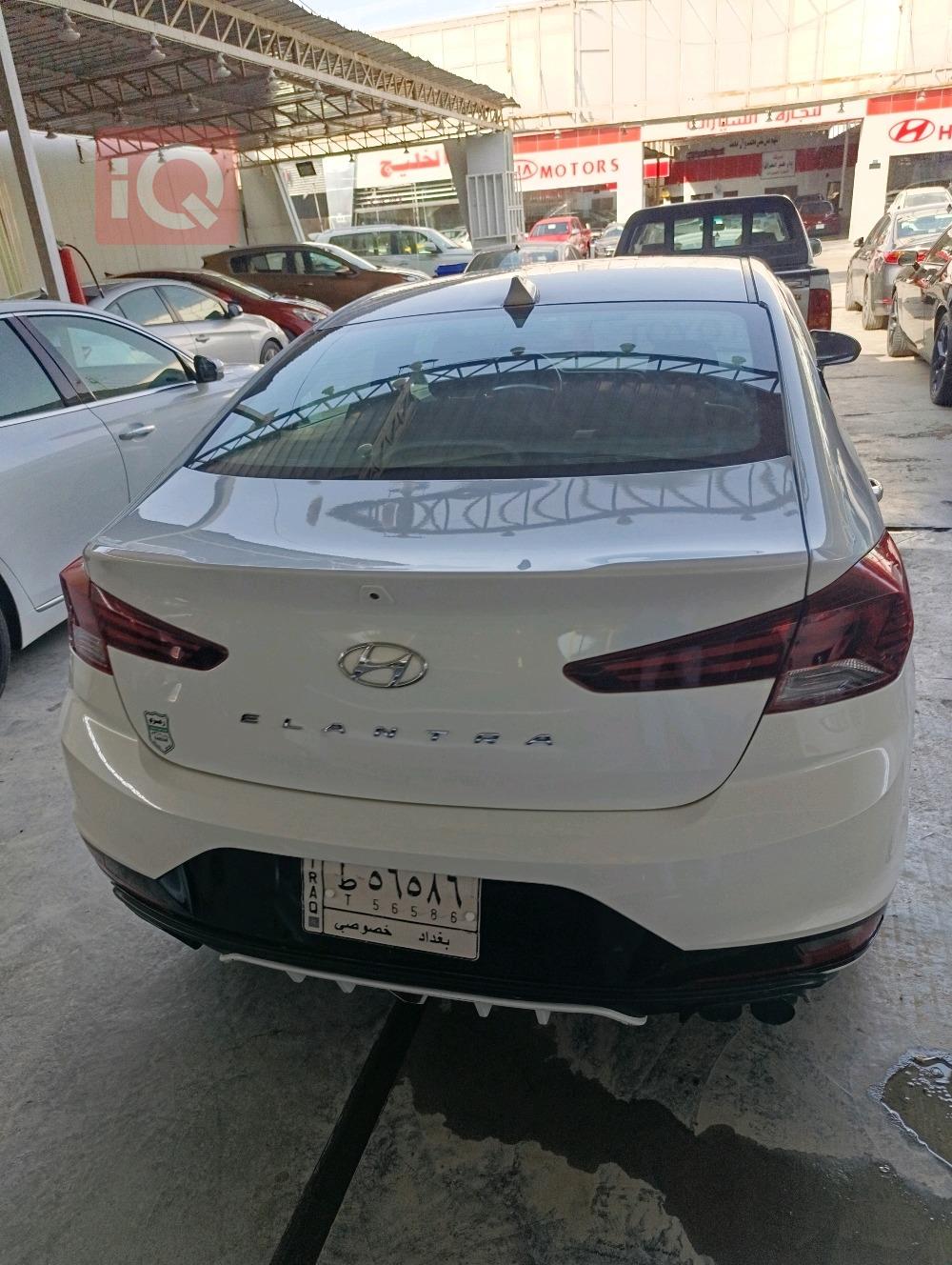 هیوندای ئەلەنترا